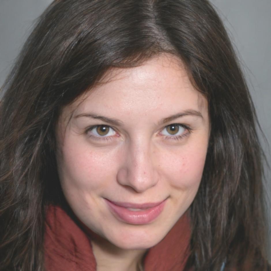 Portrait de Marie Dubois, experte en analyse financière